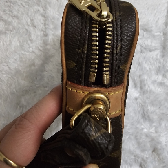 Authentic Louis Vuitton Pochette Marly Dragon 22 Mng - Picture 4 of 12